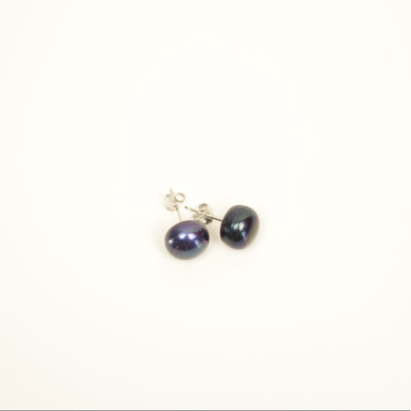 🐷 Blue freshwater pearl stud earrings - Picture 2 of 3